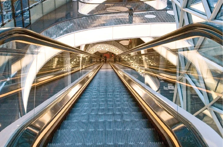 Heavy load escalator for rail transit and demanding public traffic